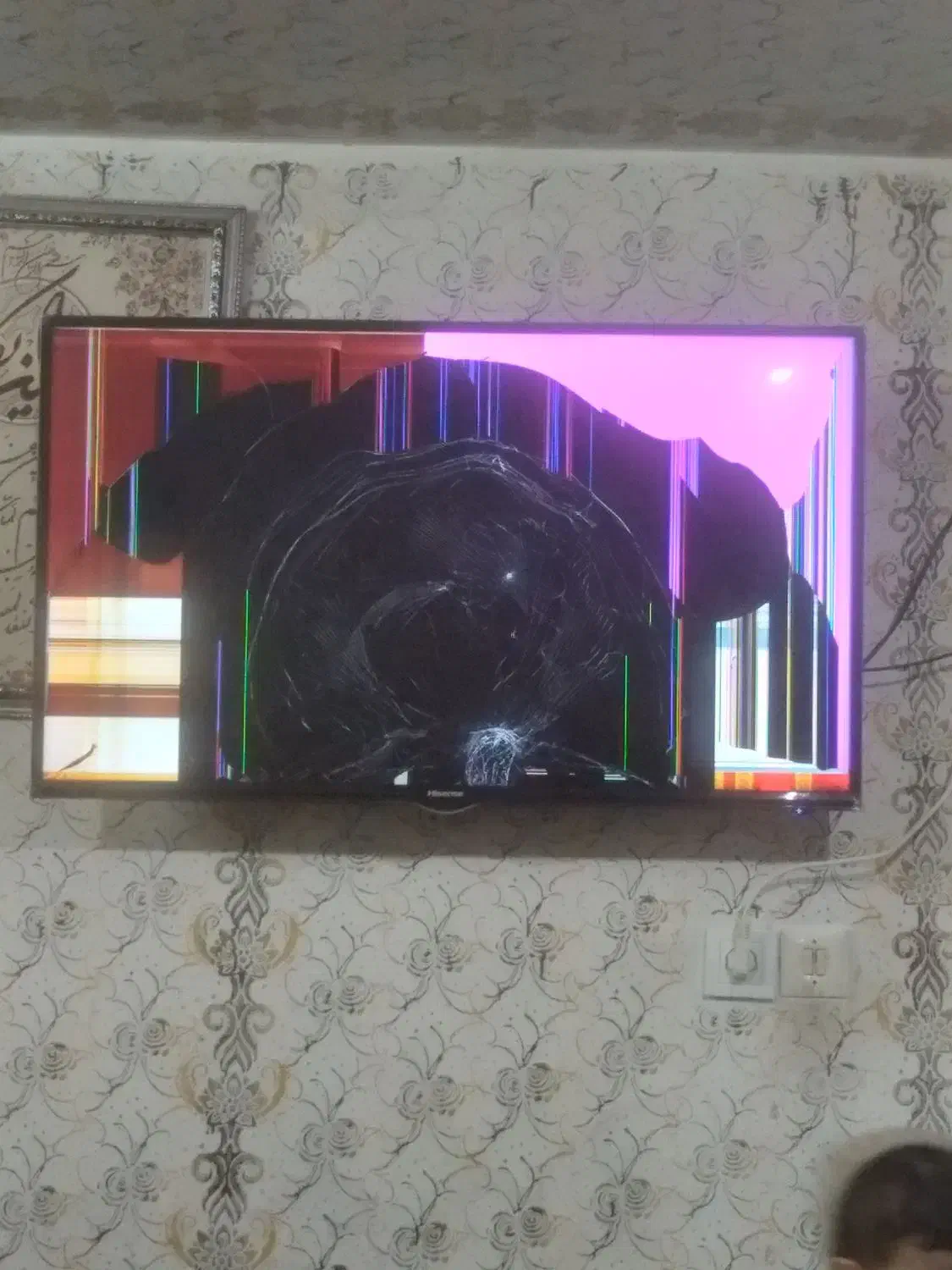 تلویزیون Led ۴۳ پنل شکسته|تلویزیون و پروژکتور|ملایر, |دیوار