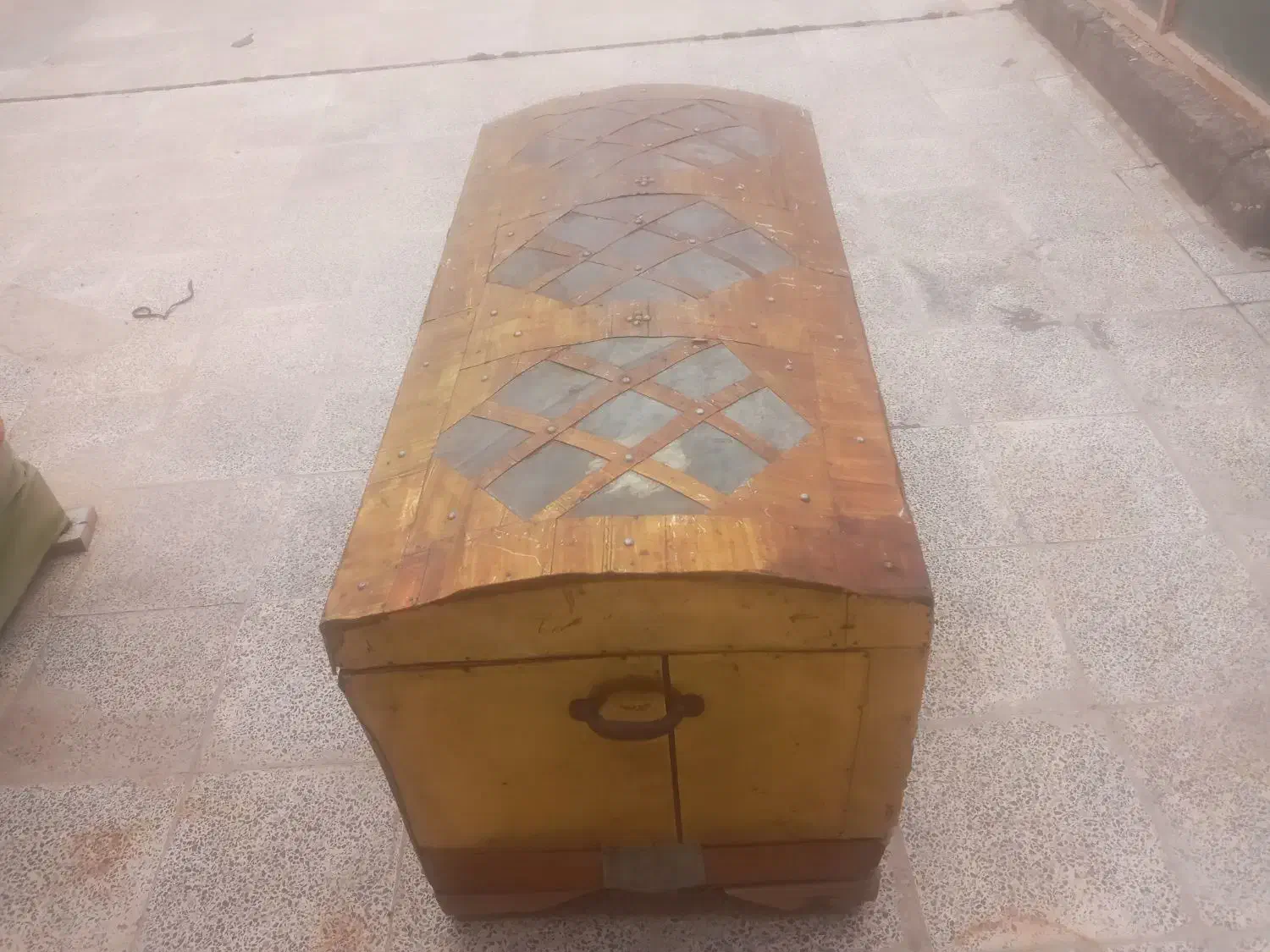 صندوق چوبی قدیمی|کلکسیون اشیاء عتیقه|خمینی‌شهر, |دیوار