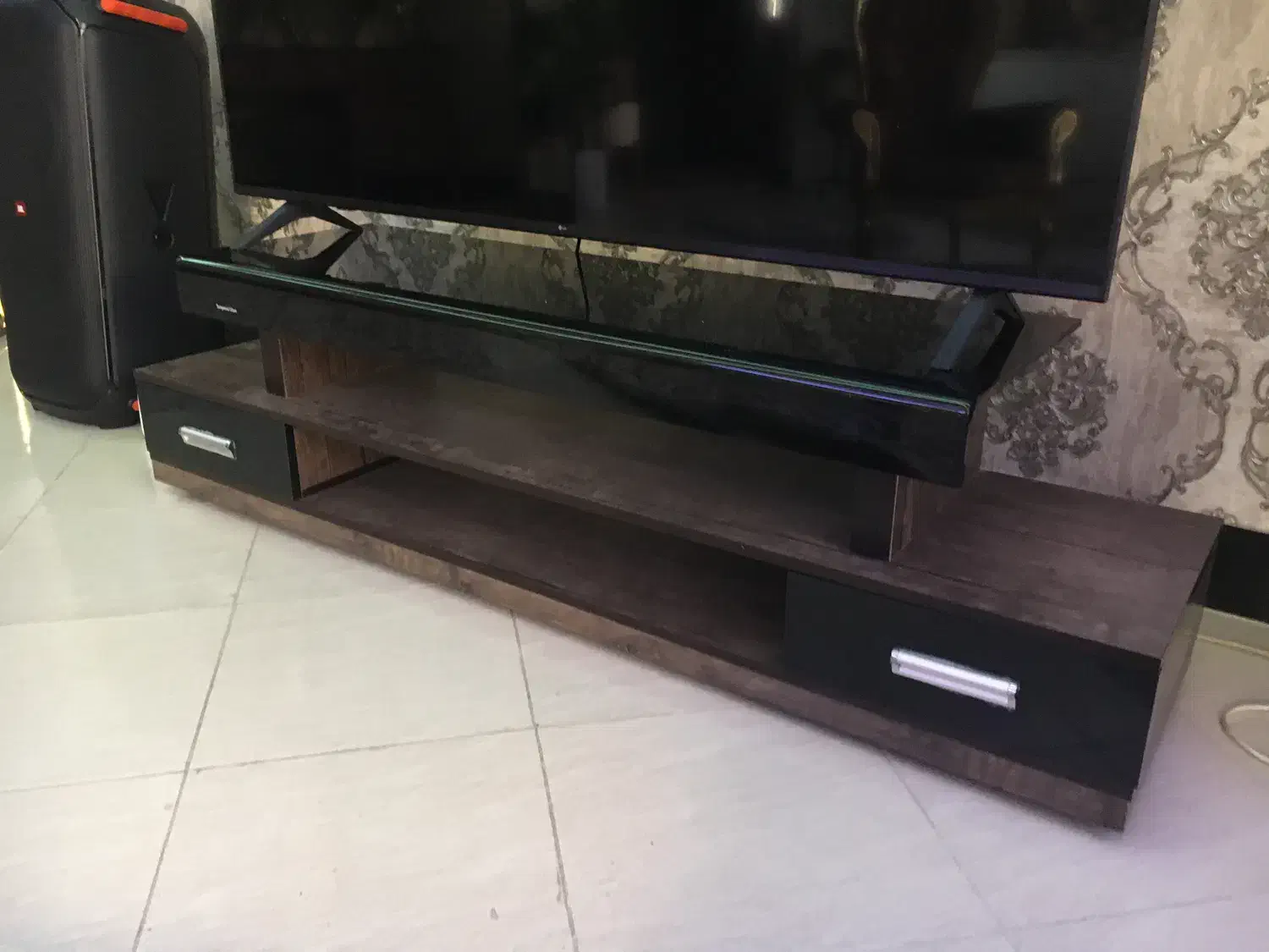 لوازم خانگی زیر تلویزیون|میز تلویزیون|شیراز, شهرک قمشه|دیوار