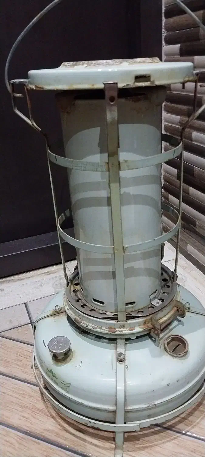 تعدادی وسایل نوستالژی برای علاقمندان|کلکسیون اشیاء عتیقه|قنوات, |دیوار