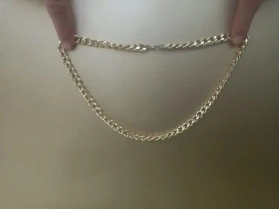 گردنبند طلایی ارزان۷۰ تومن تخفیف هم میدم آلومینیوم|بدلیجات|لنگرود, |دیوار