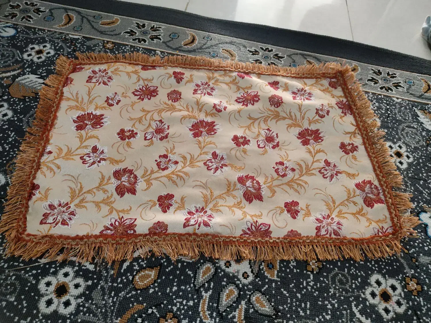 جلد بالش|رختخواب، بالش، پتو|کوهدشت, |دیوار