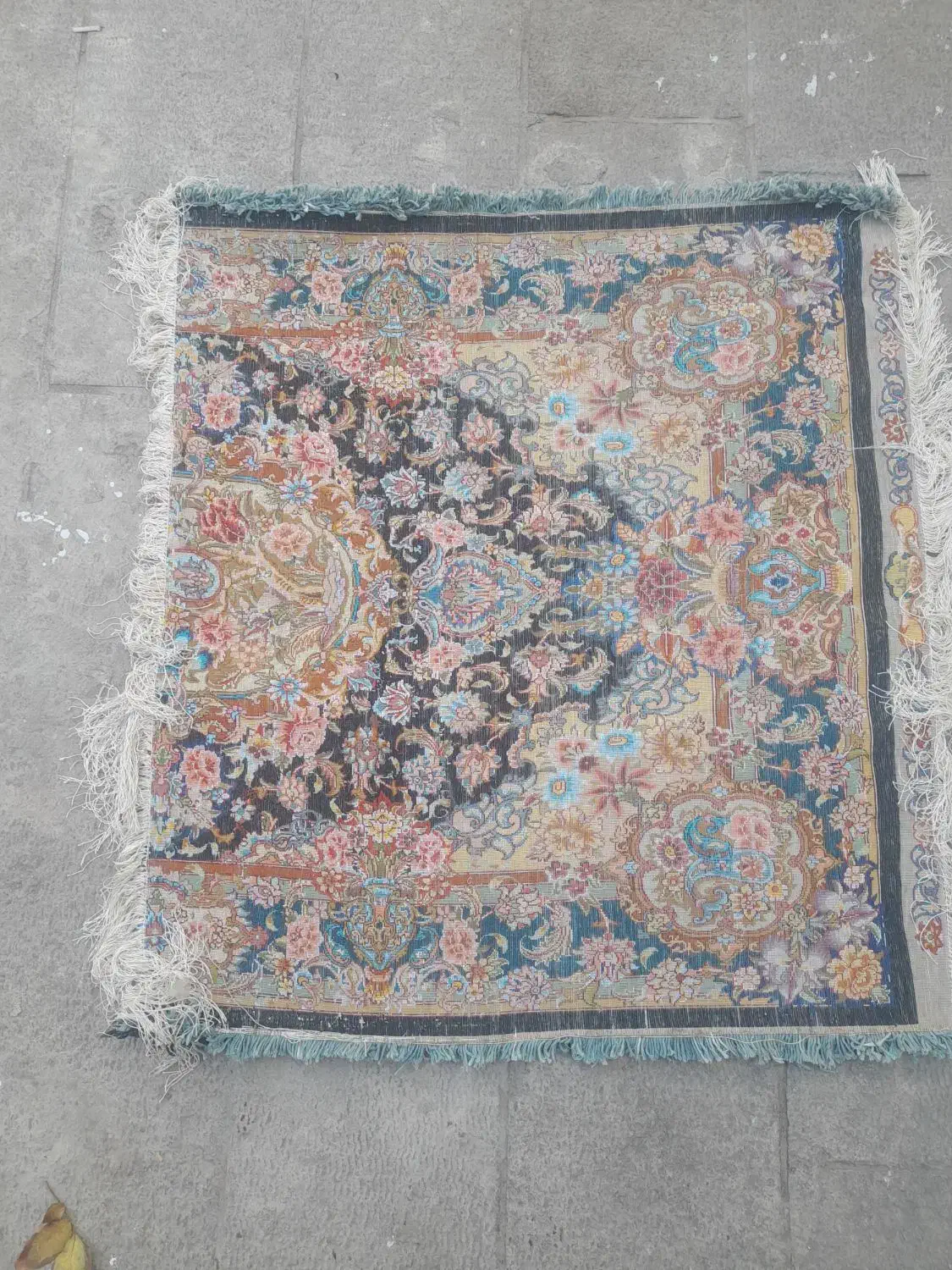 نیمه کاره|فرش|تبریز, |دیوار