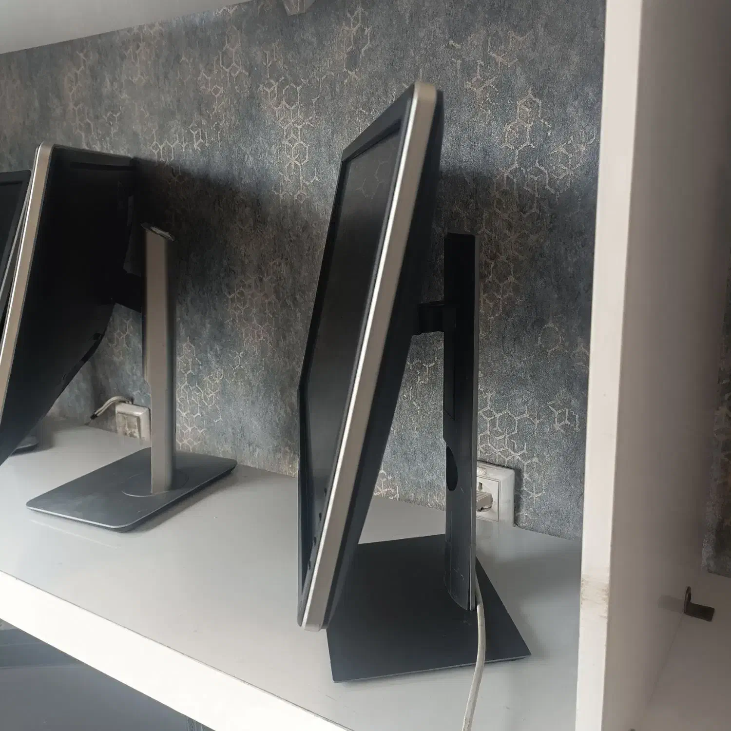 مانیتور ۲۲ اینچ برند دل Dell پورت HDMI و VGA|قطعات و لوازم جانبی رایانه|کرمان, |دیوار