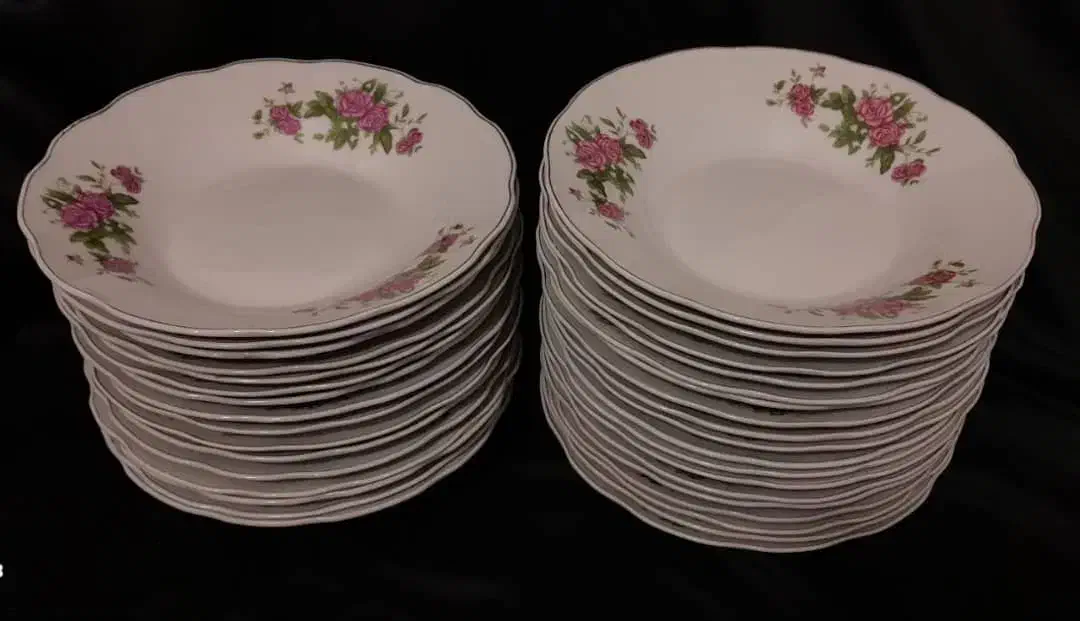 خریدو فروش چینی گل سرخ|ظروف سرو و پذیرایی|آستارا, |دیوار