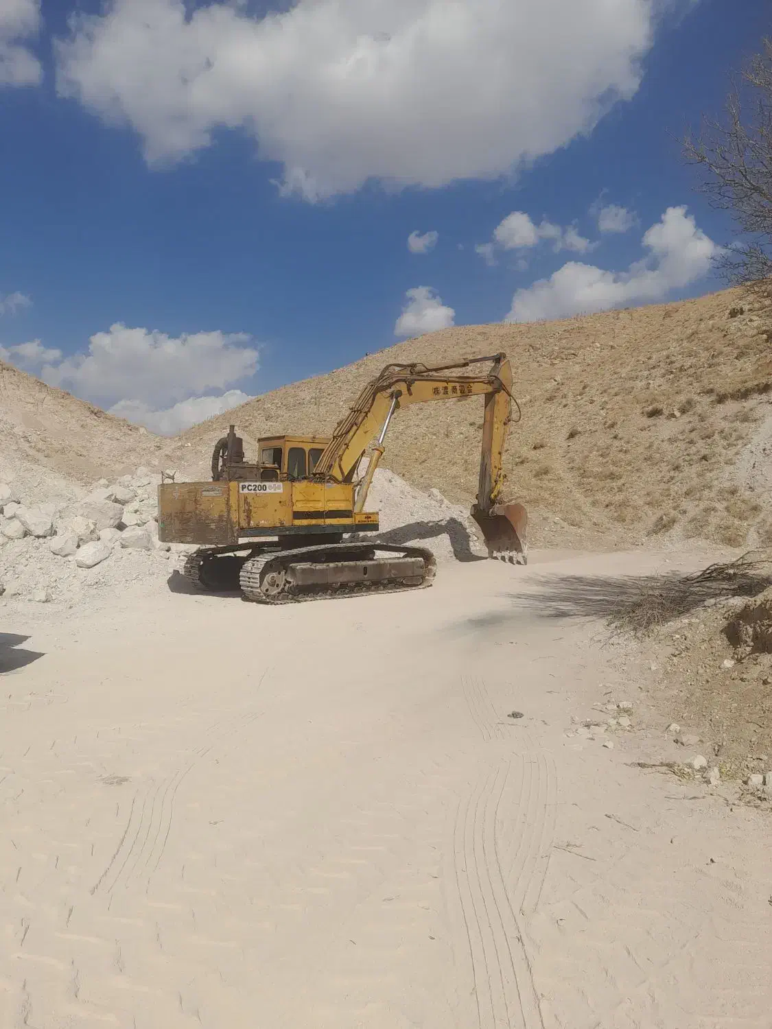 بیل کوماتسو ۲۰۰ خط ۲|خودرو سنگین|مشهد, تبادکان|دیوار