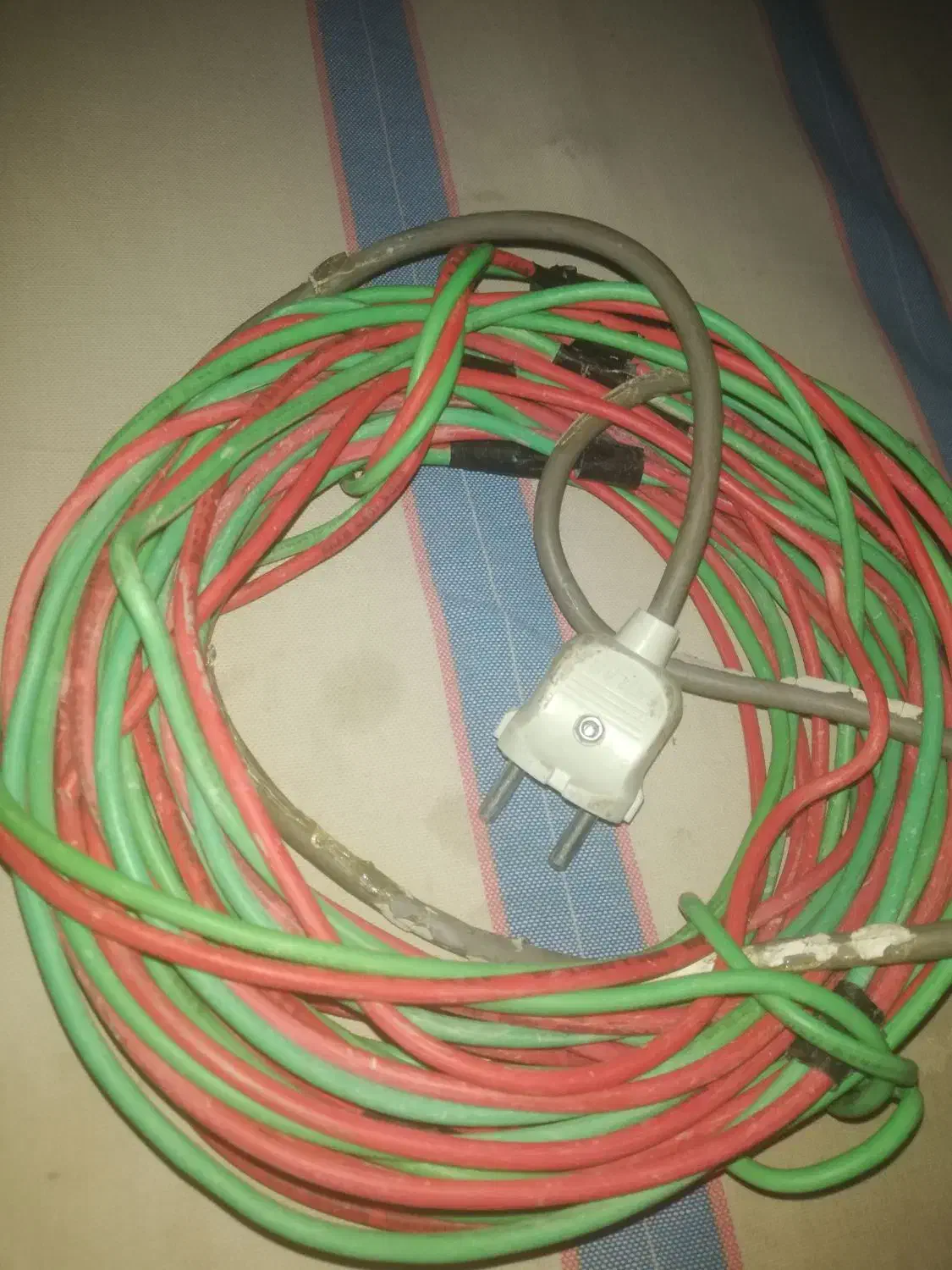 30 متر سیم برق ضخیم  150 تومان|حراج|شیراز, شیخ روزبهان|دیوار