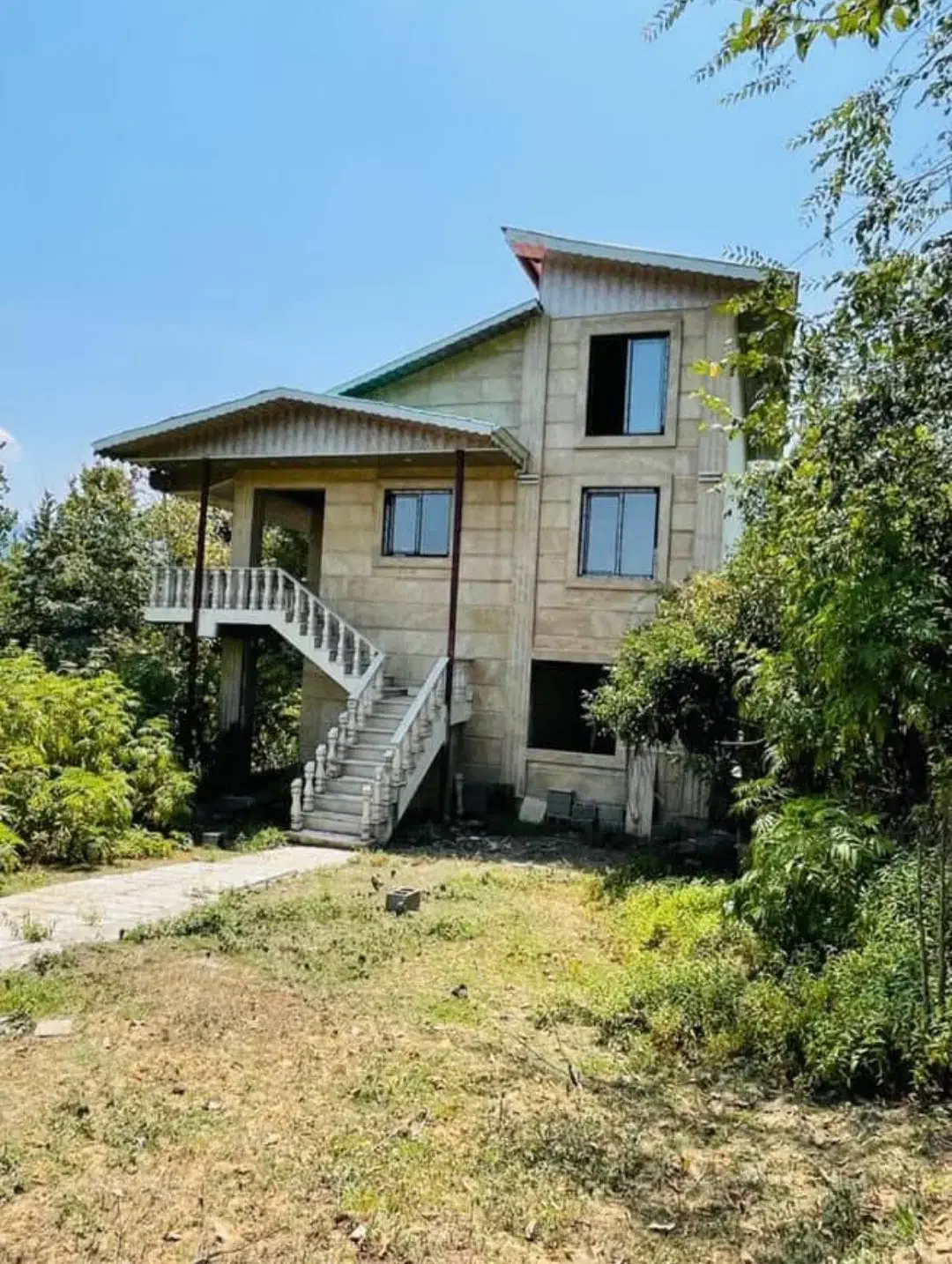 فروش ویلا بامحوطه ۲۵۰۰مترمربع. مدارک نسق|فروش خانه و ویلا|احمدسرگوراب, |دیوار