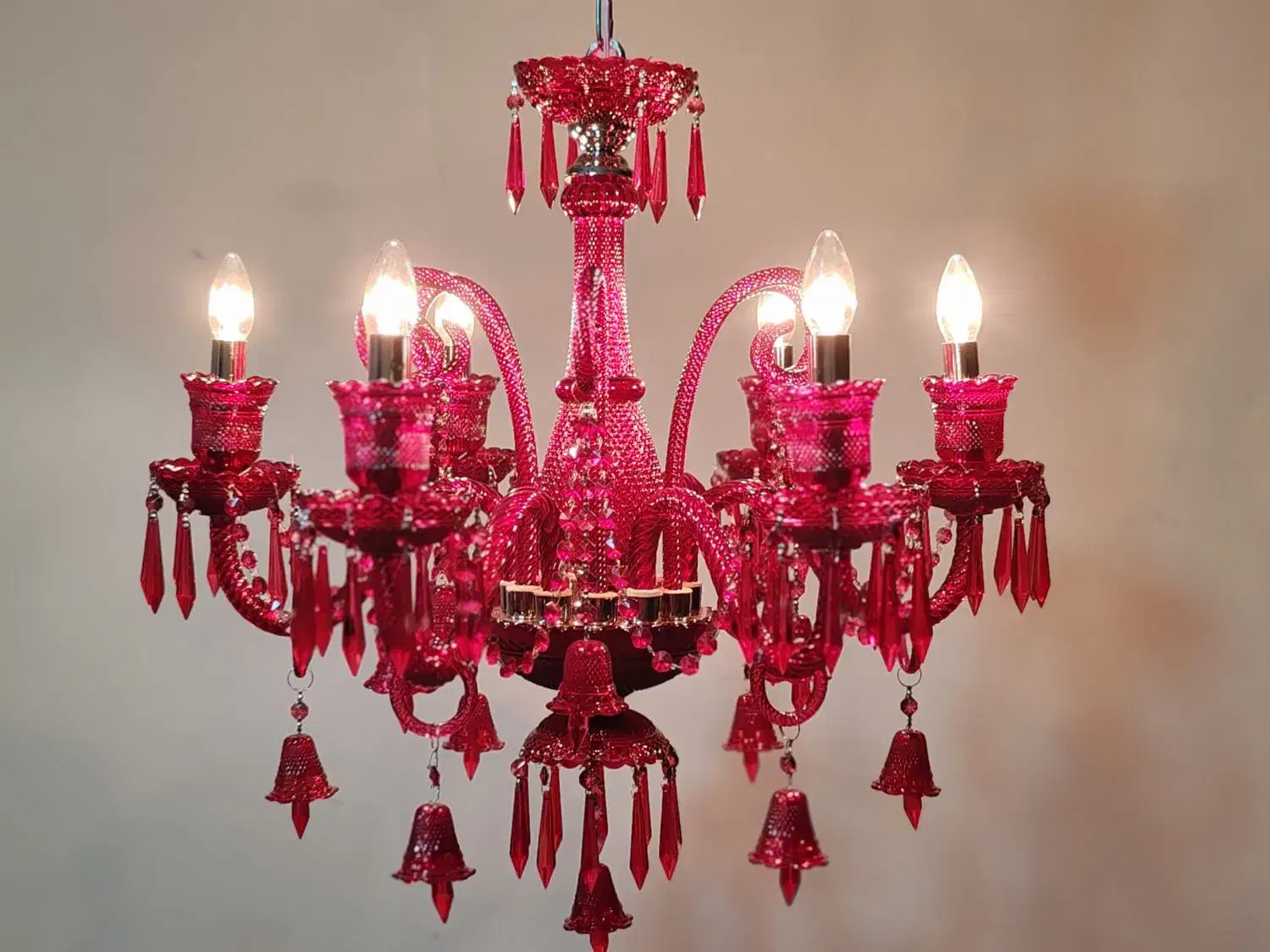 لوستر کریستالی قرمز شاخه عصایی بلند|لوستر و چراغ آویز|تهران, بهارستان|دیوار