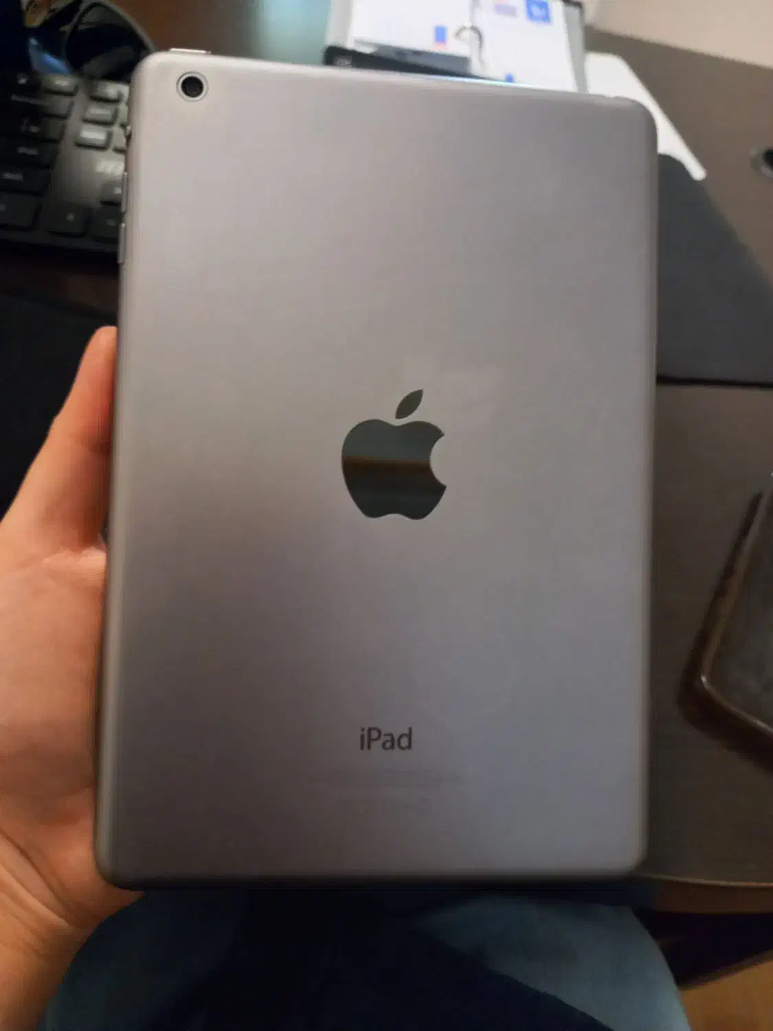 تبلت اپل|تبلت|تهران, نیروی هوایی (پیروزی)|دیوار