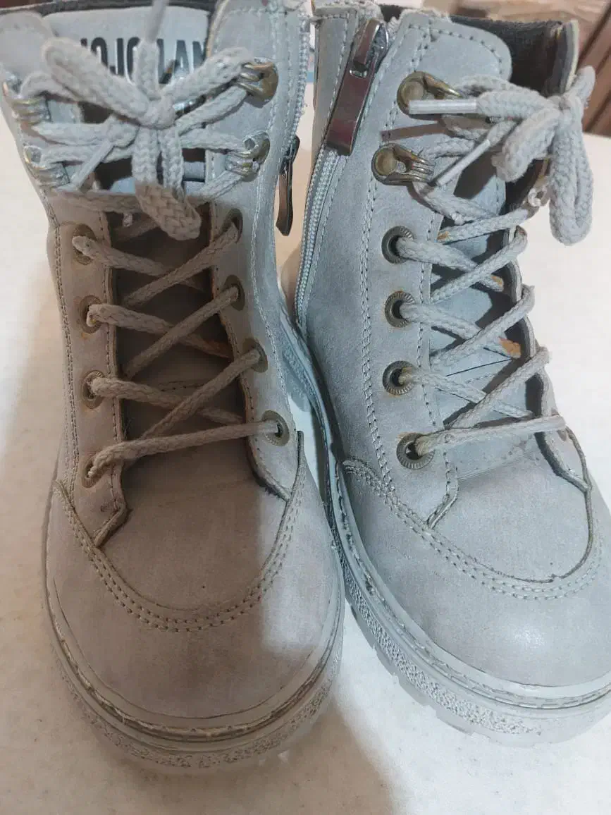 بوت دخترانه سایز ۳۰ در حد نو.|کفش و لباس بچه|تهران, حکیمیه|دیوار