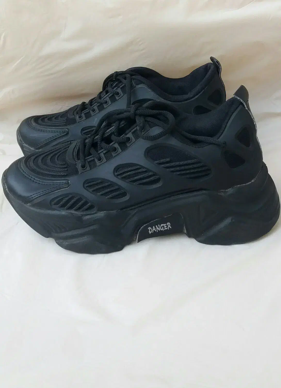 حراج کفش چرمی پارچه ای اسپرت  چکمه نیم پوت|کیف، کفش، کمربند|نجف‌آباد, شیخ بهایی جنوبی|دیوار