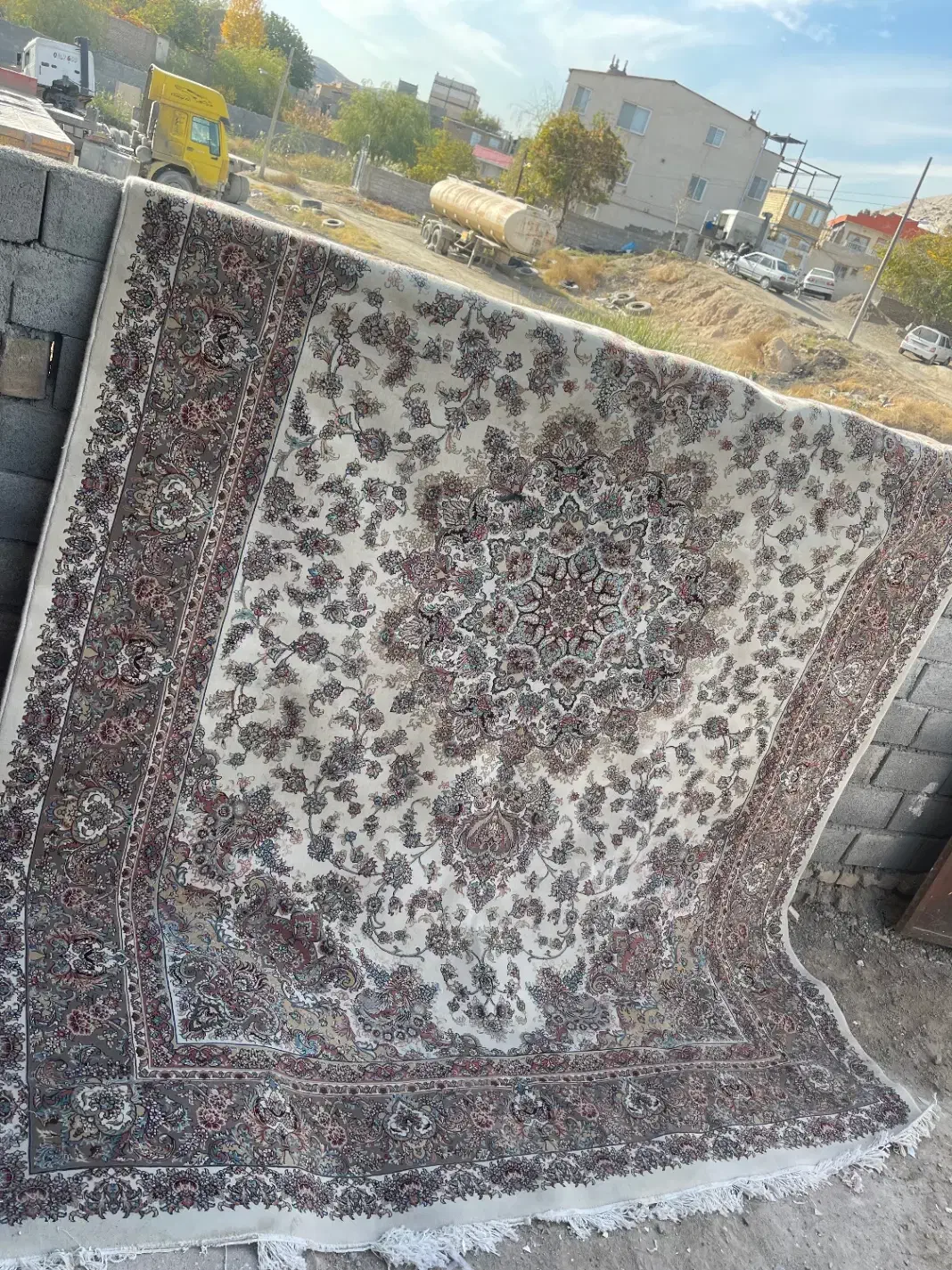 یک فرش دوازده متری و شیش متری|فرش|مشهد, رباط طرق|دیوار