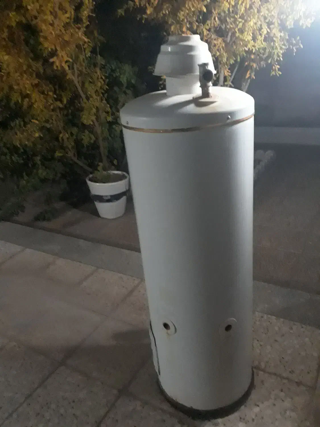 آبگرمکن و کپسول اتش نشانی خالی|آبگرمکن، پکیج، شوفاژ|بردسیر, |دیوار