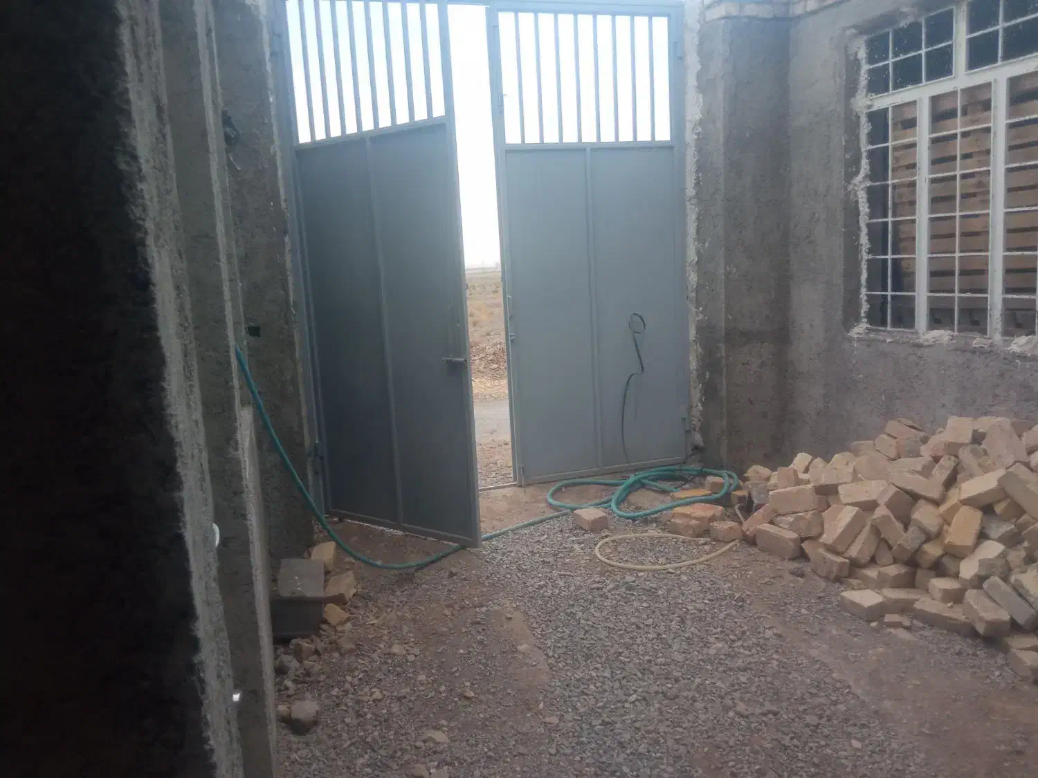 سوله نیمه کاره|فروش زمین و ملک کلنگی|کاشان, اراضی فتح المبین (محمدیه)|دیوار