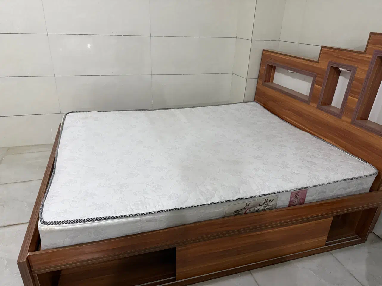 تختخواب دونفره درجه یک|تخت و سرویس خواب|سنندج, |دیوار