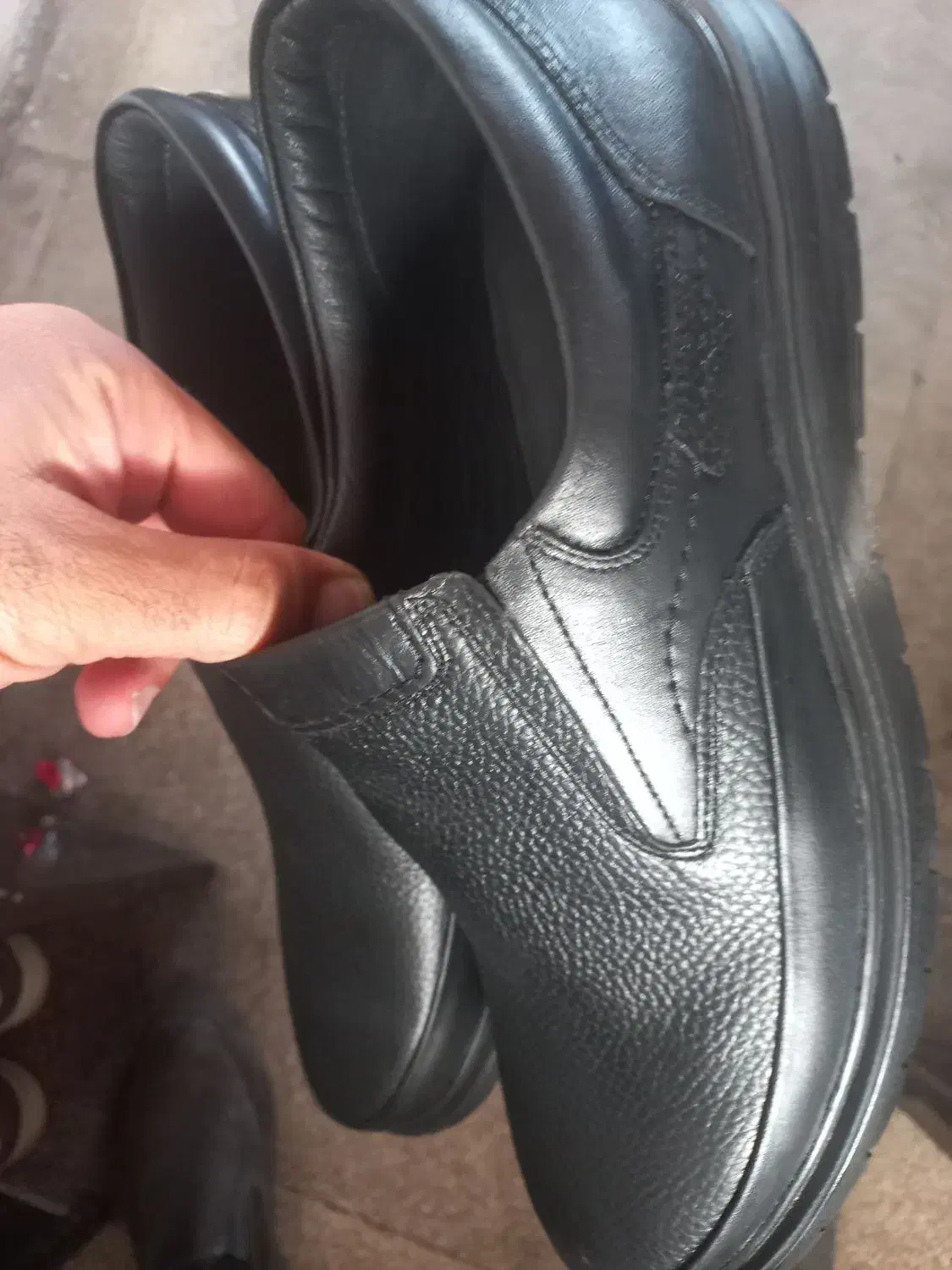 کفش چرم|کیف، کفش، کمربند|رشت, دیانتی|دیوار