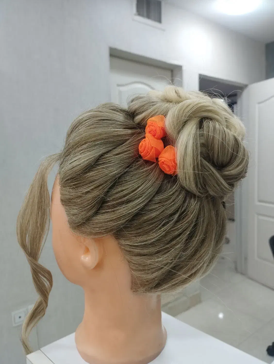 شنیون،بافت|خدمات آرایشگری و زیبایی|پرند, فاز ۳|دیوار