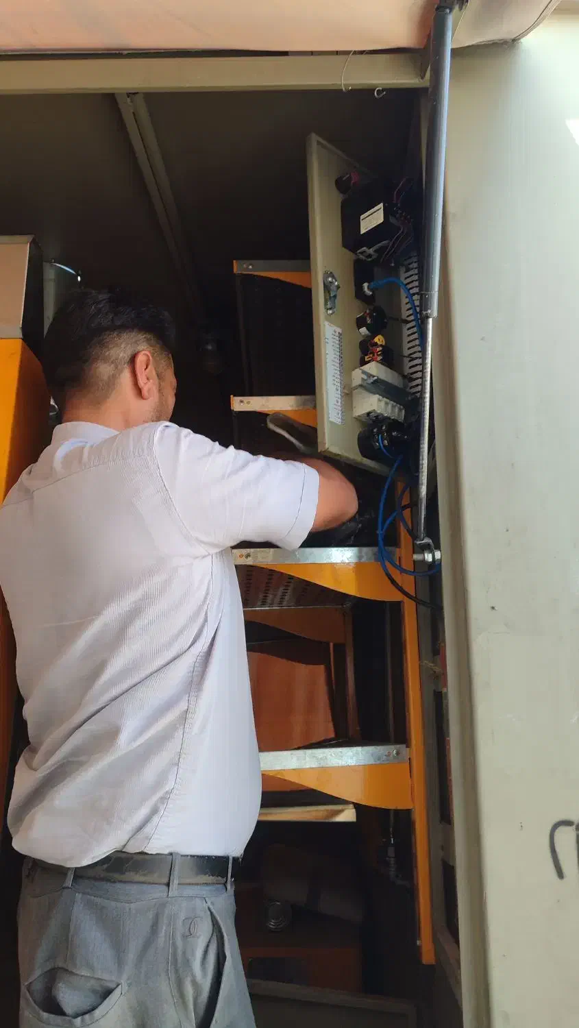 برقکار برق کار ماهر رفع اتصالی شبانه روزی|خدمات پیشه و مهارت|مشهد, کوه سنگی|دیوار