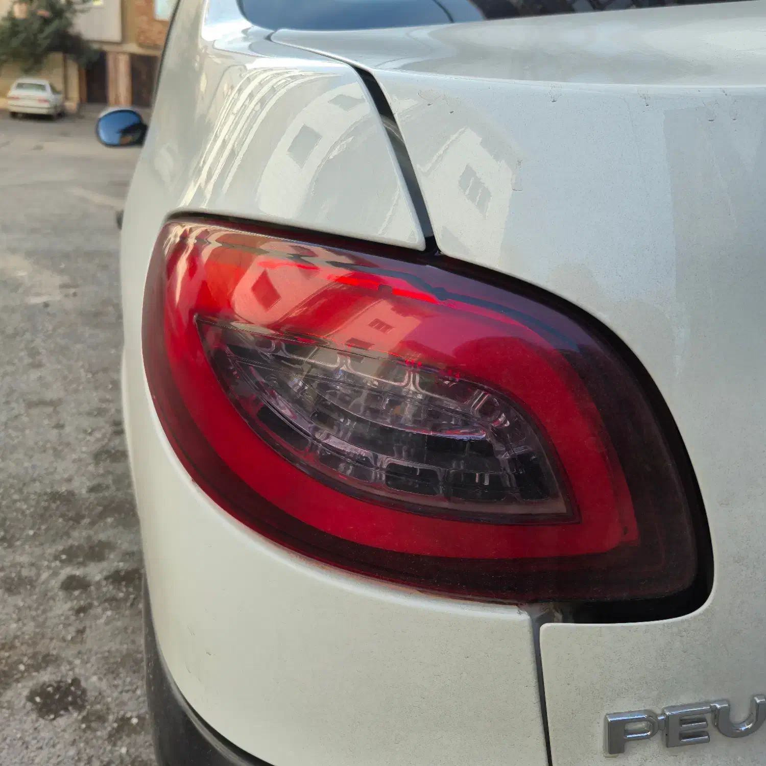 چراغ عقب ۲۰۶|قطعات یدکی و لوازم جانبی|قائمشهر, |دیوار