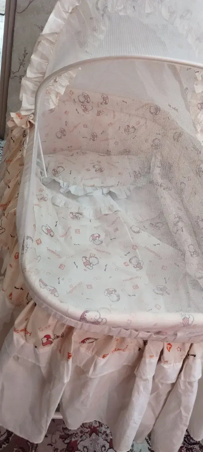 گهواره تاشو|تخت و صندلی بچه|مشهد, حجاب (شهرک غرب)|دیوار