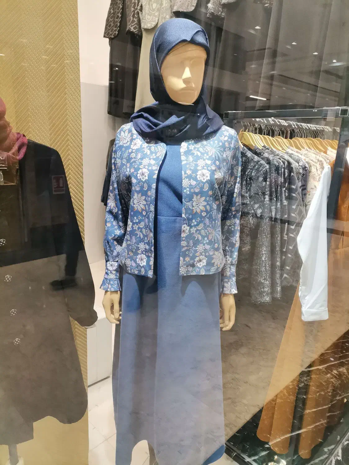 استخدام فروشنده خانم محصولات حجاب|استخدام بازاریابی و فروش|تهران, بازار|دیوار