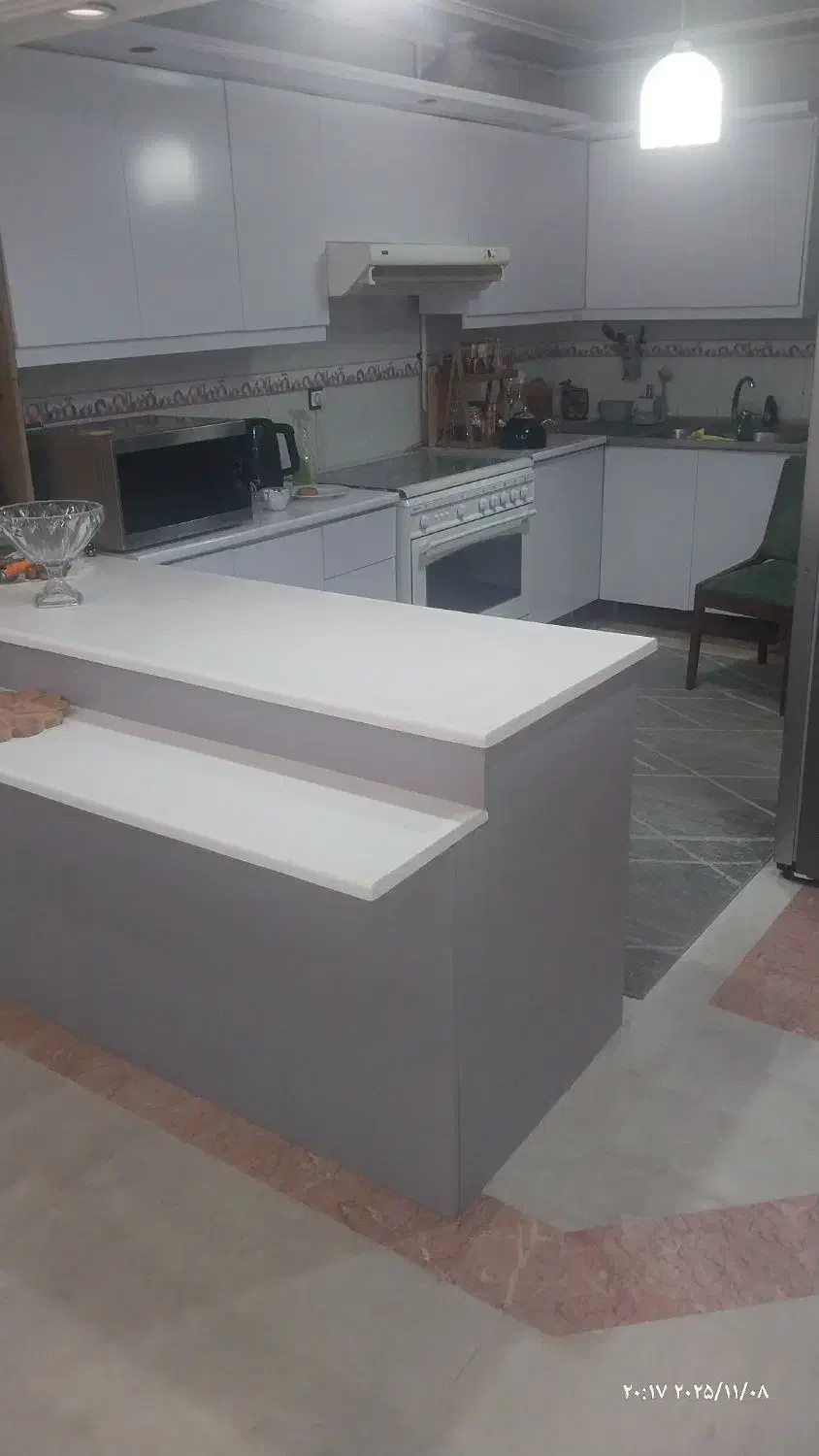 نصاب برچسب کابینت ،نصب ماربل شیت ،|خدمات پیشه و مهارت|کرج, چهارصد دستگاه|دیوار