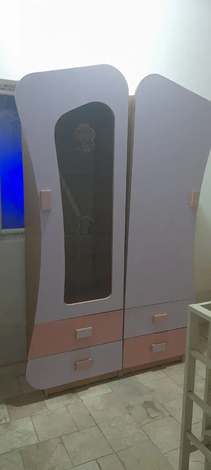 کمد لباس و ویترین هدیه،رایگان|جاکفشی، کمد، دراور|هشتگرد, شهرک ریحانه|دیوار