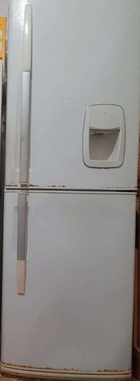 یخچال|یخچال و فریزر|نیمروز, |دیوار