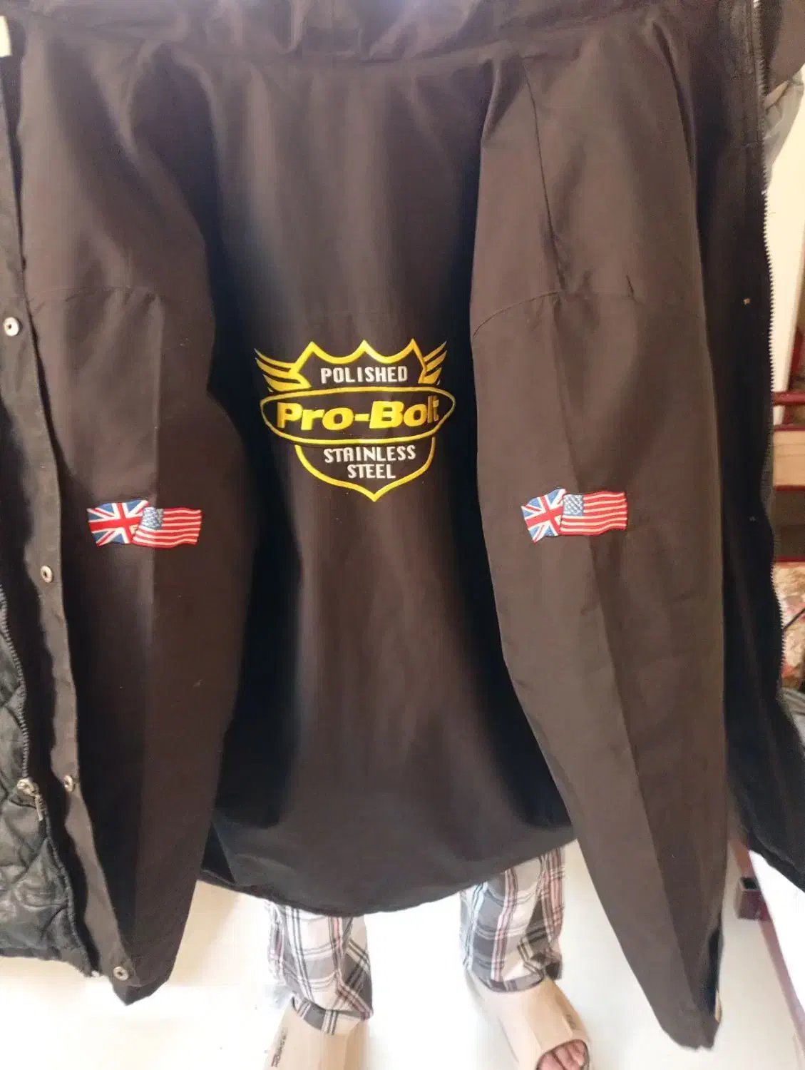 لباس|لباس|مشهد, باغ فراگرد|دیوار