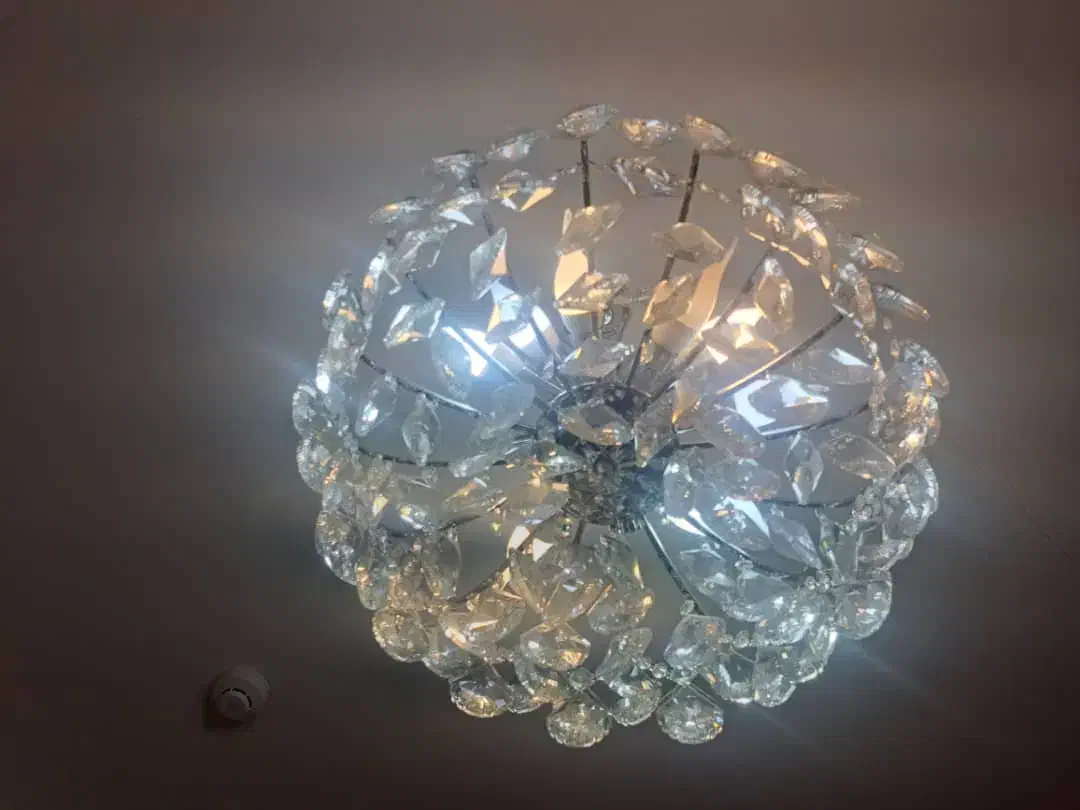 ۲ عدد لوستر با کریستال چک۲ عدد لوستر|لوستر و چراغ آویز|تبریز, |دیوار