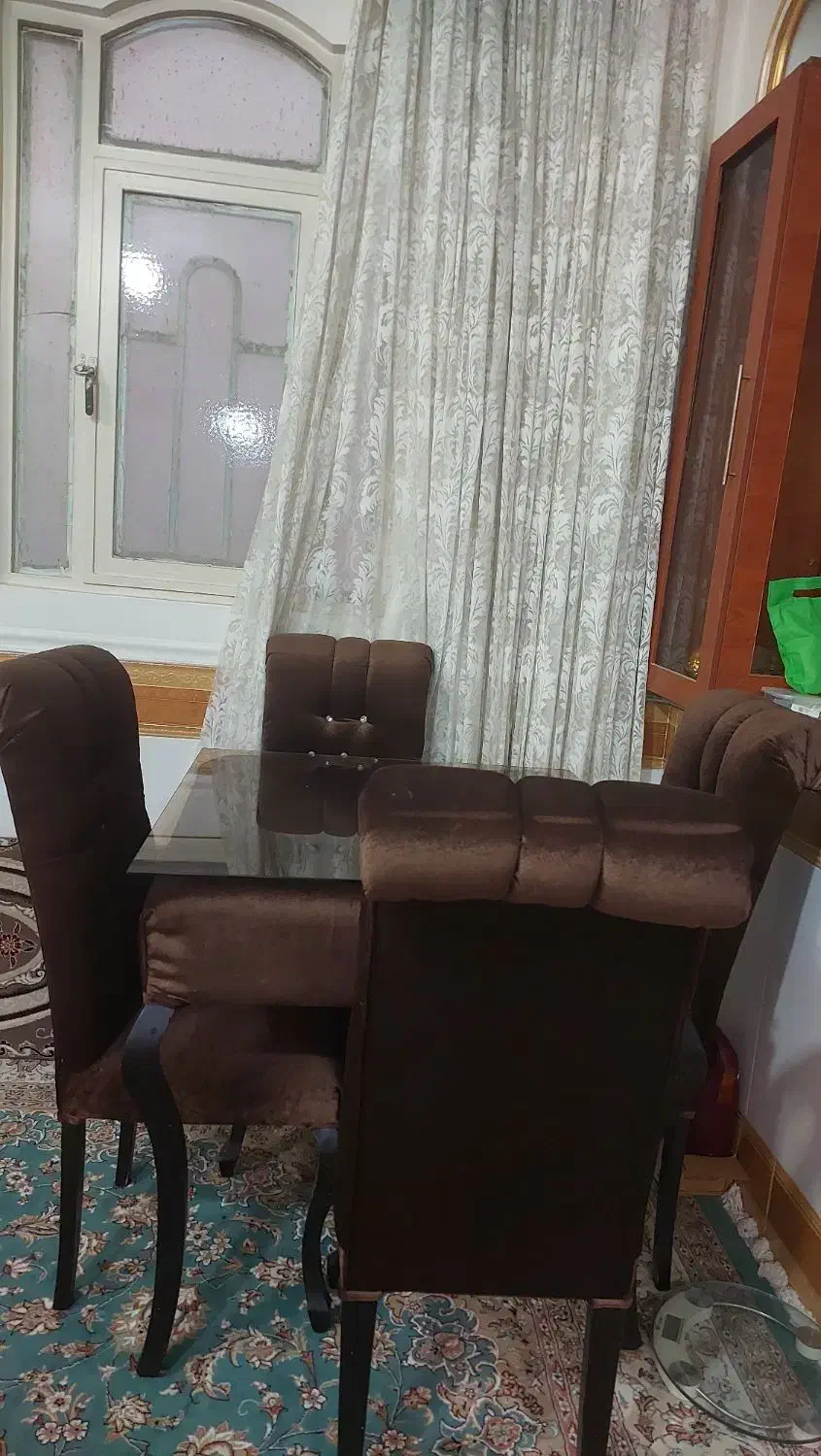 میز غذاخوری تمیز و بدون استفاده|میز و صندلی غذاخوری|قم, عمار یاسر|دیوار