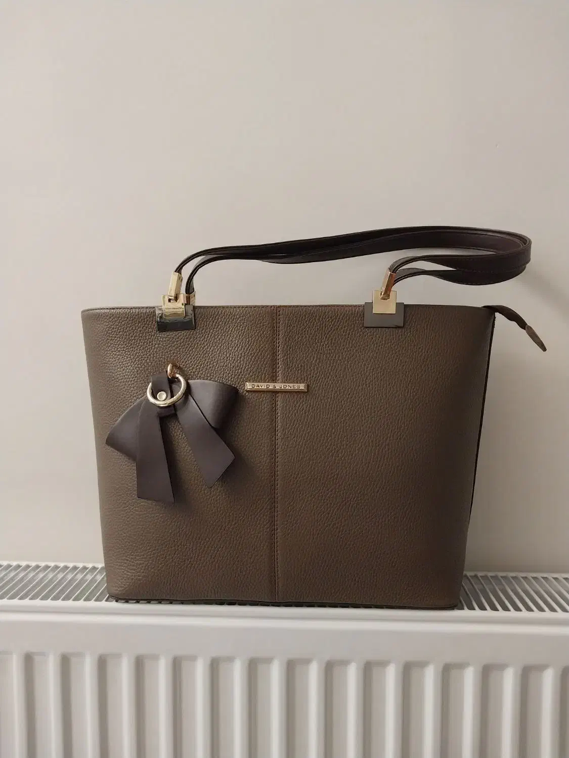 کیف جادار و بزرگ چرم طبیعی|کیف، کفش، کمربند|قدس, شهر‌قدس|دیوار