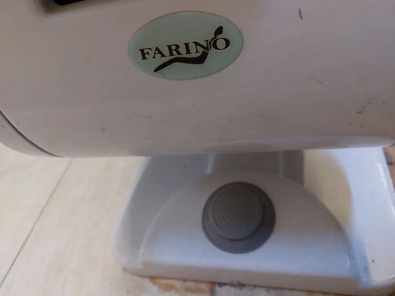 صندلی برقی آرایشگاه زنانه|آرایشگاه و سالنهای زیبایی|نیشابور, شهرک فرهنگیان|دیوار