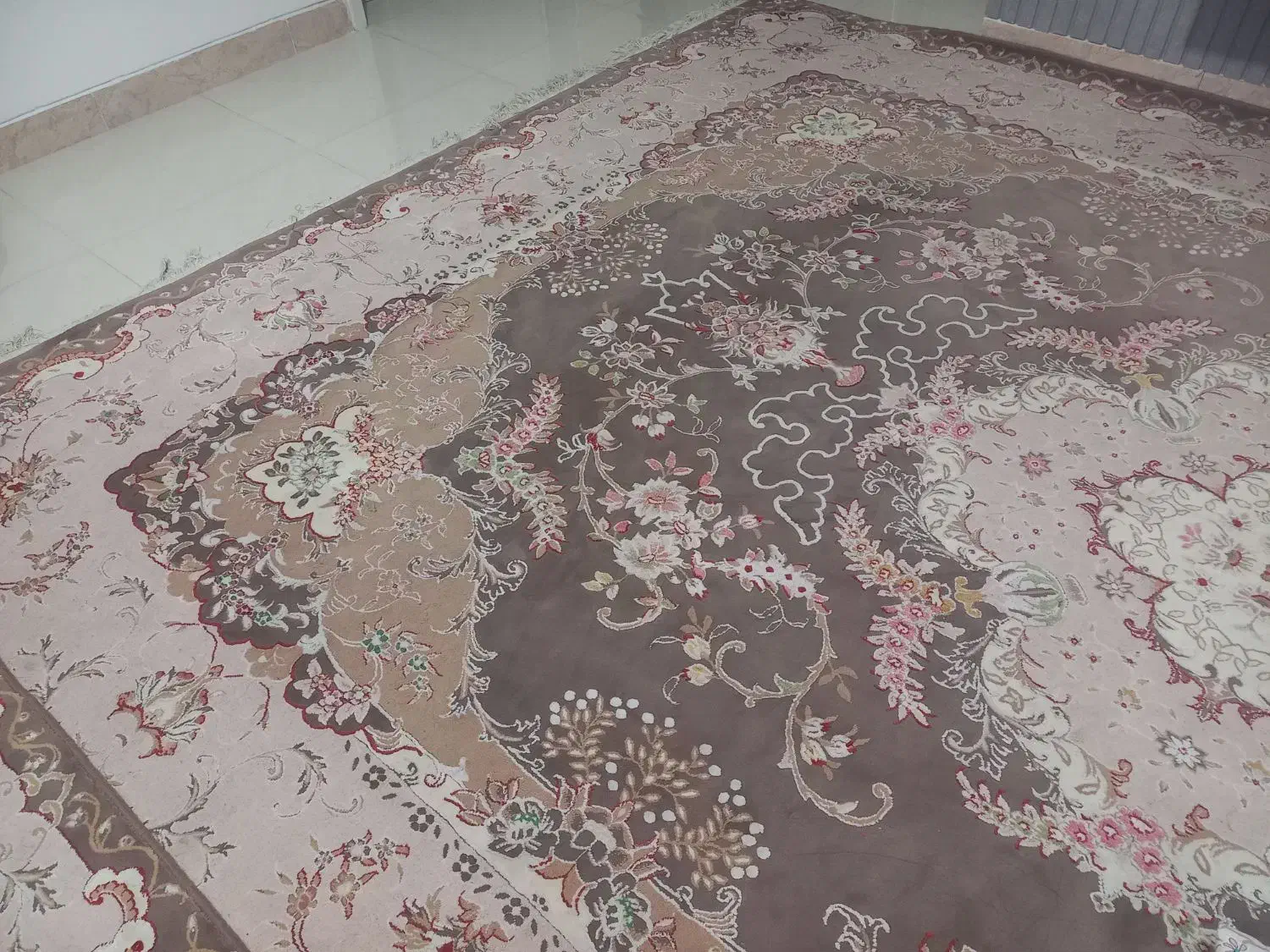 فرش ۱۲متری یک جفت|فرش|شاهین‌شهر, دهخدا|دیوار