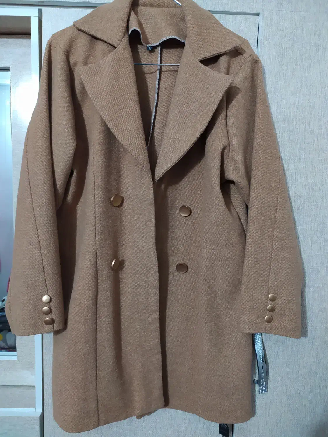 پالتو|لباس|کاشان, کارگر|دیوار