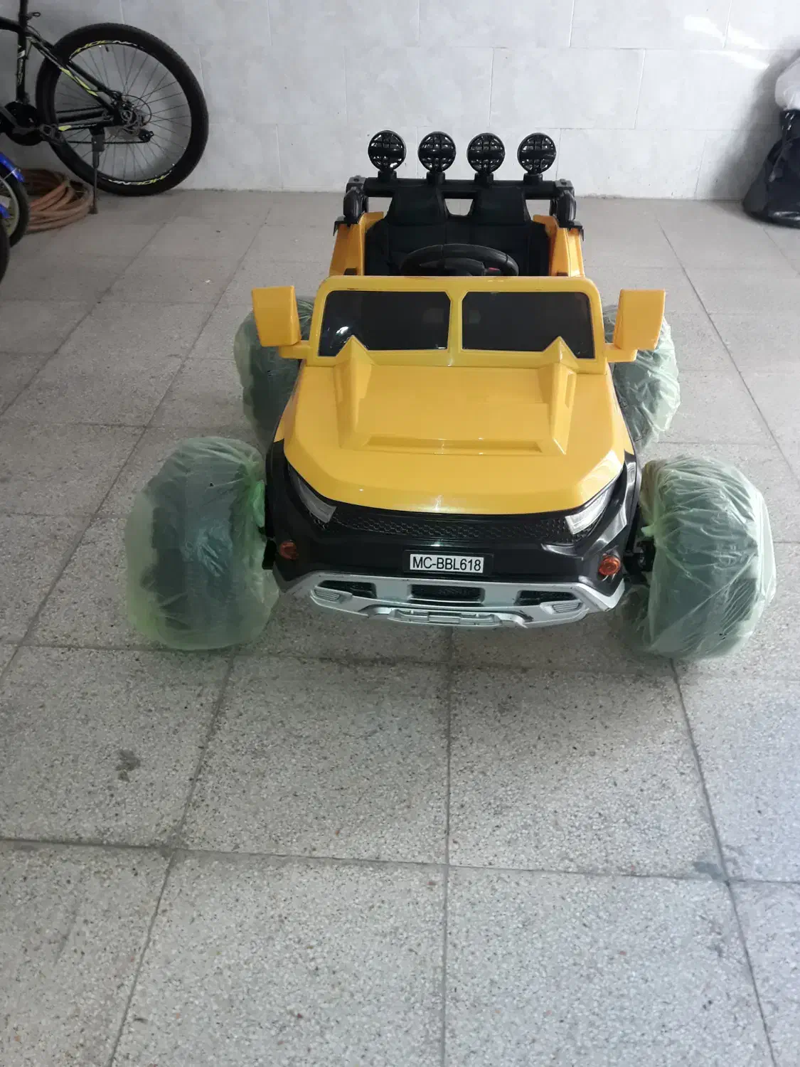 ماشین شارژی( جیپ آفرود)|اسباب‌بازی بچه|مبارکه, |دیوار