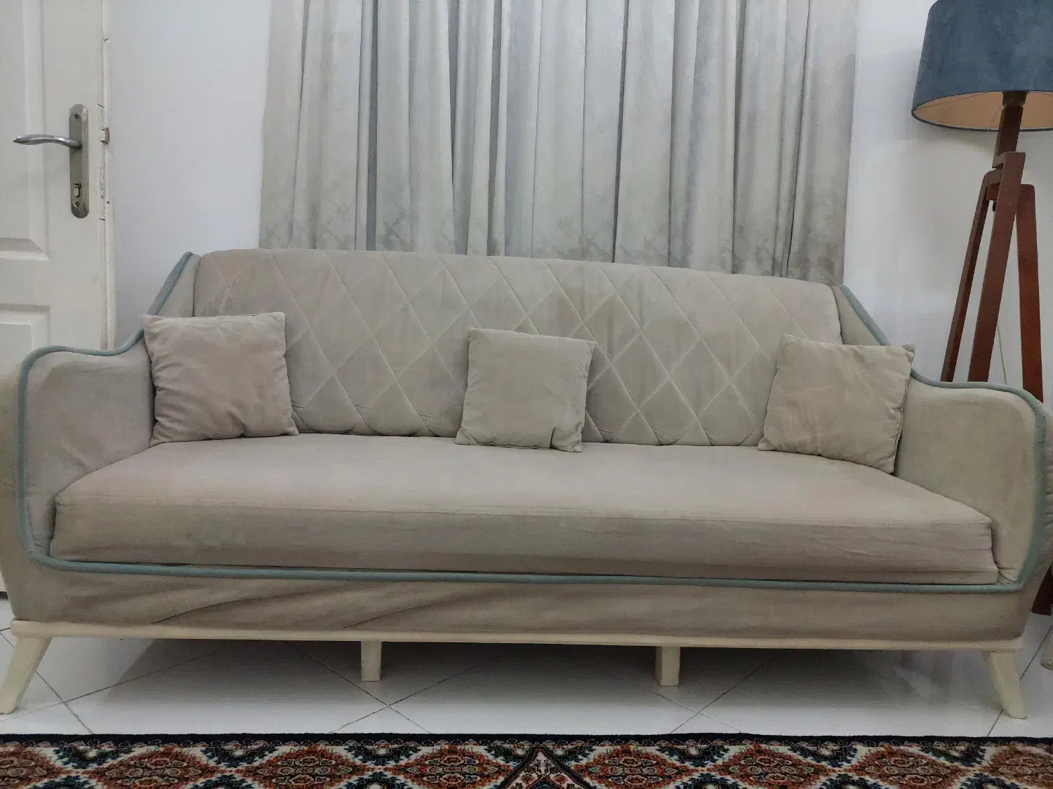 مبل هفت نفره همراه با عسلی|مبلمان خانگی و میز عسلی|تهران, جوادیه|دیوار