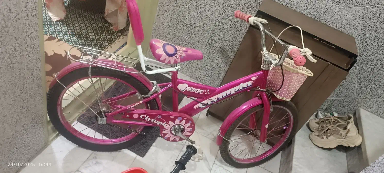 دو چرخه سایز20 و سه چرخه|دوچرخه، اسکیت، اسکوتر|نسیم‌شهر, |دیوار