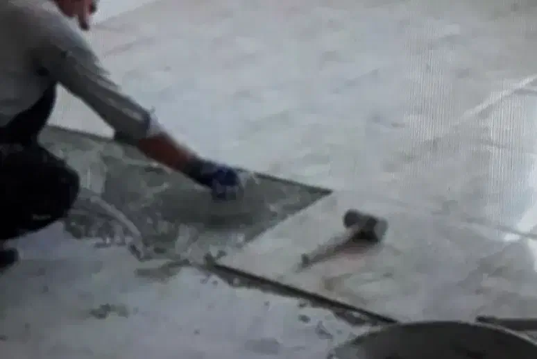 کاشیکار چسب کاشی و سرامیک موزاییک کاری اسلب سنگ|خدمات پیشه و مهارت|سنندج, |دیوار