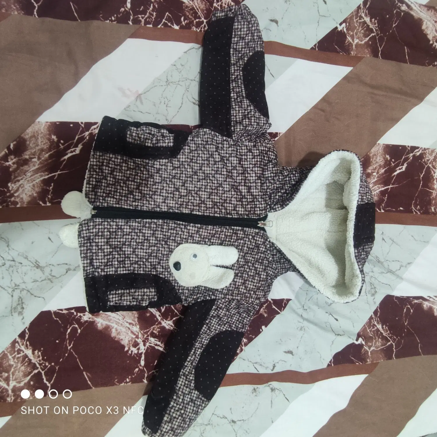 کاپشن|کفش و لباس بچه|الوند, |دیوار