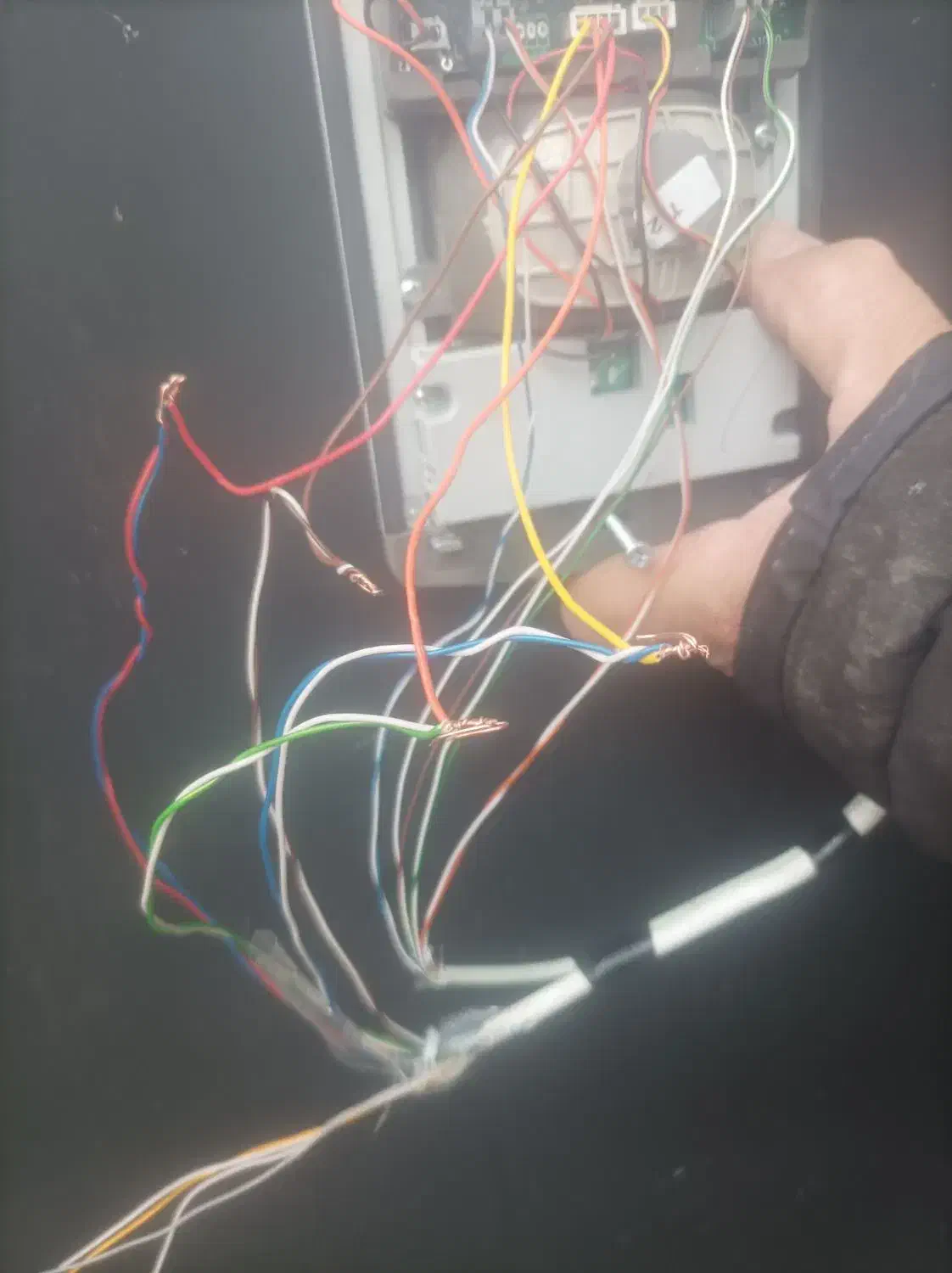 سیمکشی ساختمان نما. هالوژن نورمخفی|خدمات پیشه و مهارت|اردبیل, |دیوار