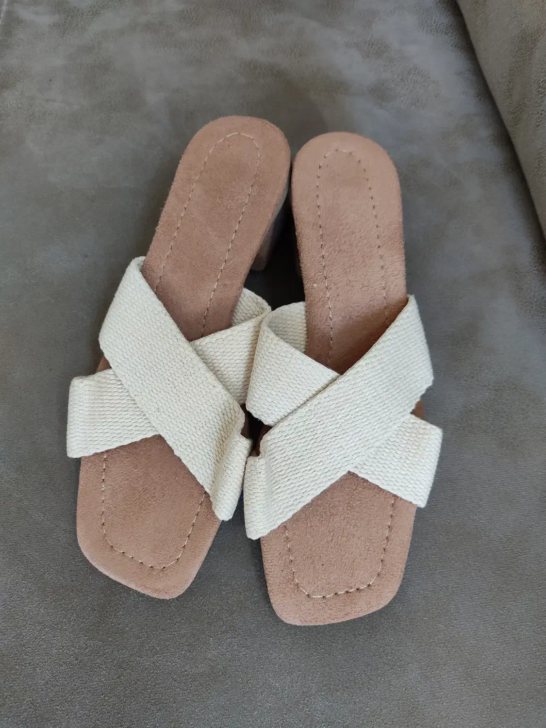 صندل پاشنه دار|کیف، کفش، کمربند|نطنز, |دیوار