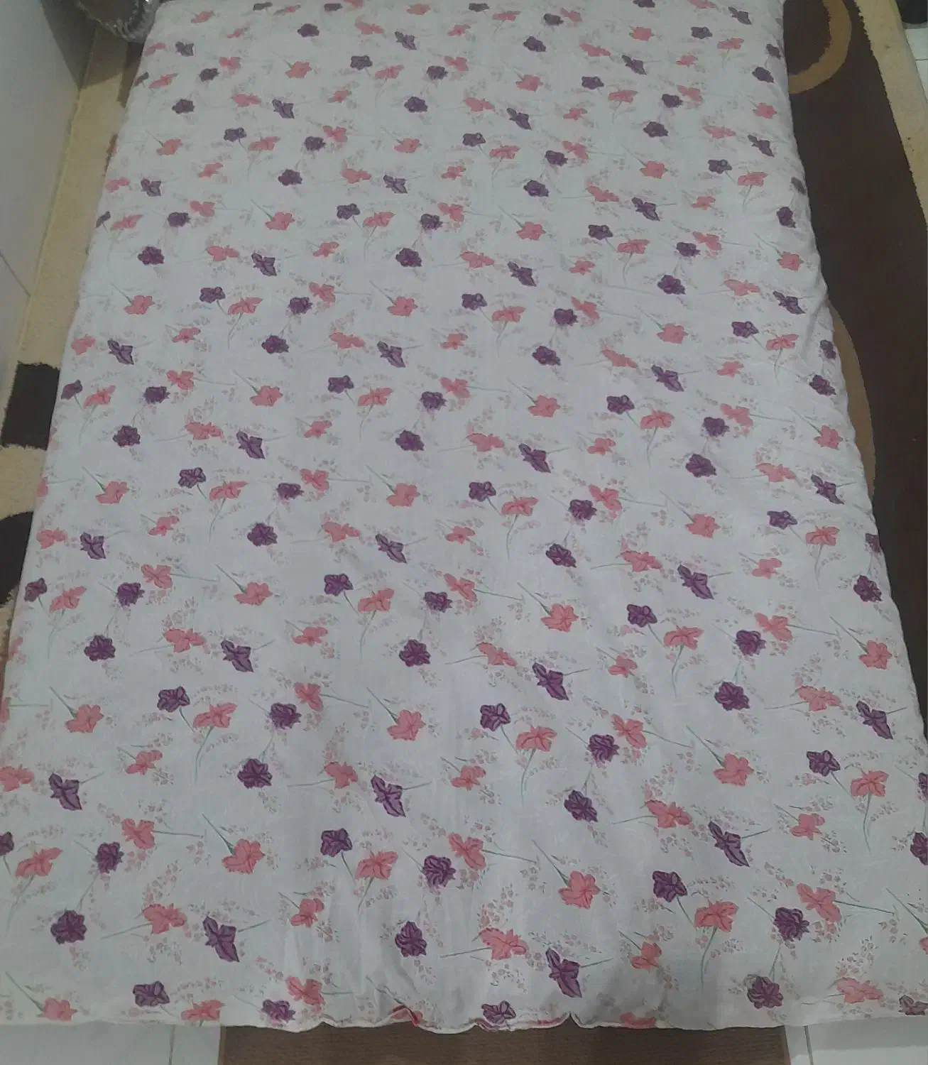 تعدادی تشک و بالش|رختخواب، بالش، پتو|فاضل آباد, |دیوار