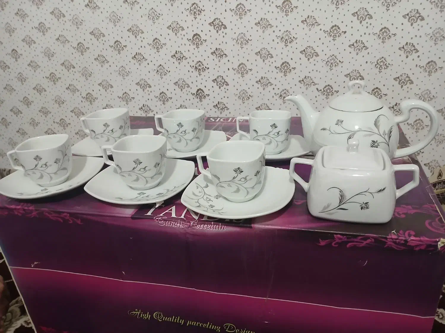 چینی تندیس|ظروف سرو و پذیرایی|گلبهار, شهر جدید گلبهار|دیوار