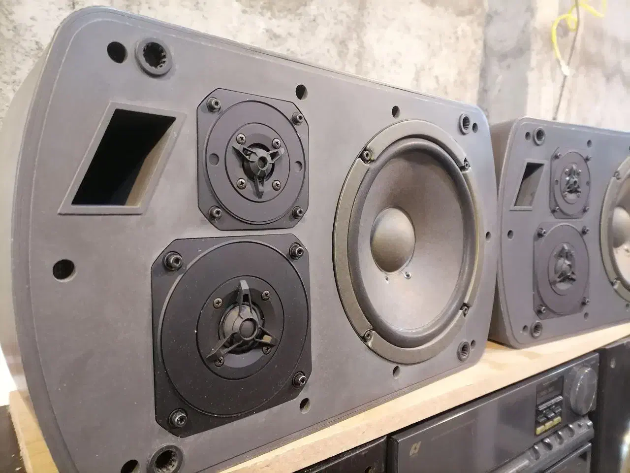 اسپیکر مانیتور toa. ساخت ژاپن. دام مید دام تیوتر|سیستم صوتی خانگی|ارومیه, |دیوار