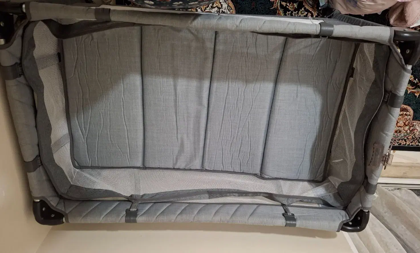 تخت پارک شو|تخت و صندلی بچه|ری, جوانمرد قصاب|دیوار