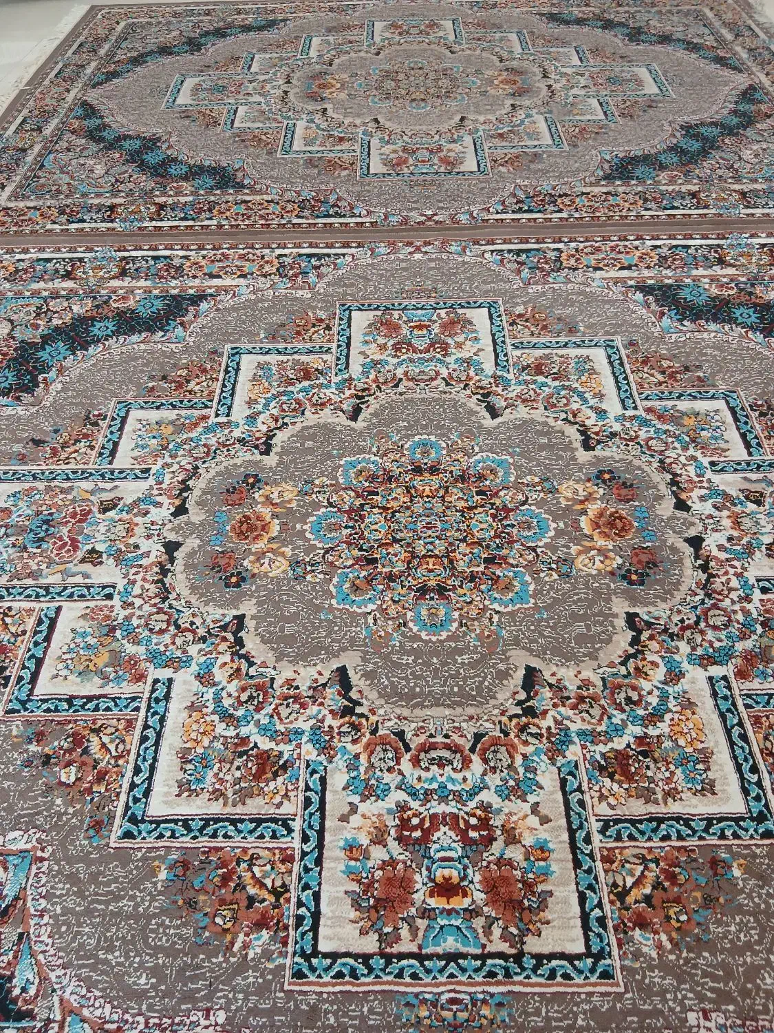 جفت ۹متری۷۰۰ شانه جفتش ۱۱ میلیون|فرش|نظرآباد, رسالت|دیوار