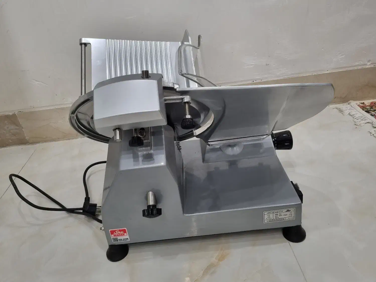 کالباس بر محک|فروشگاه و مغازه|شیراز, میرزاکوچک خان|دیوار