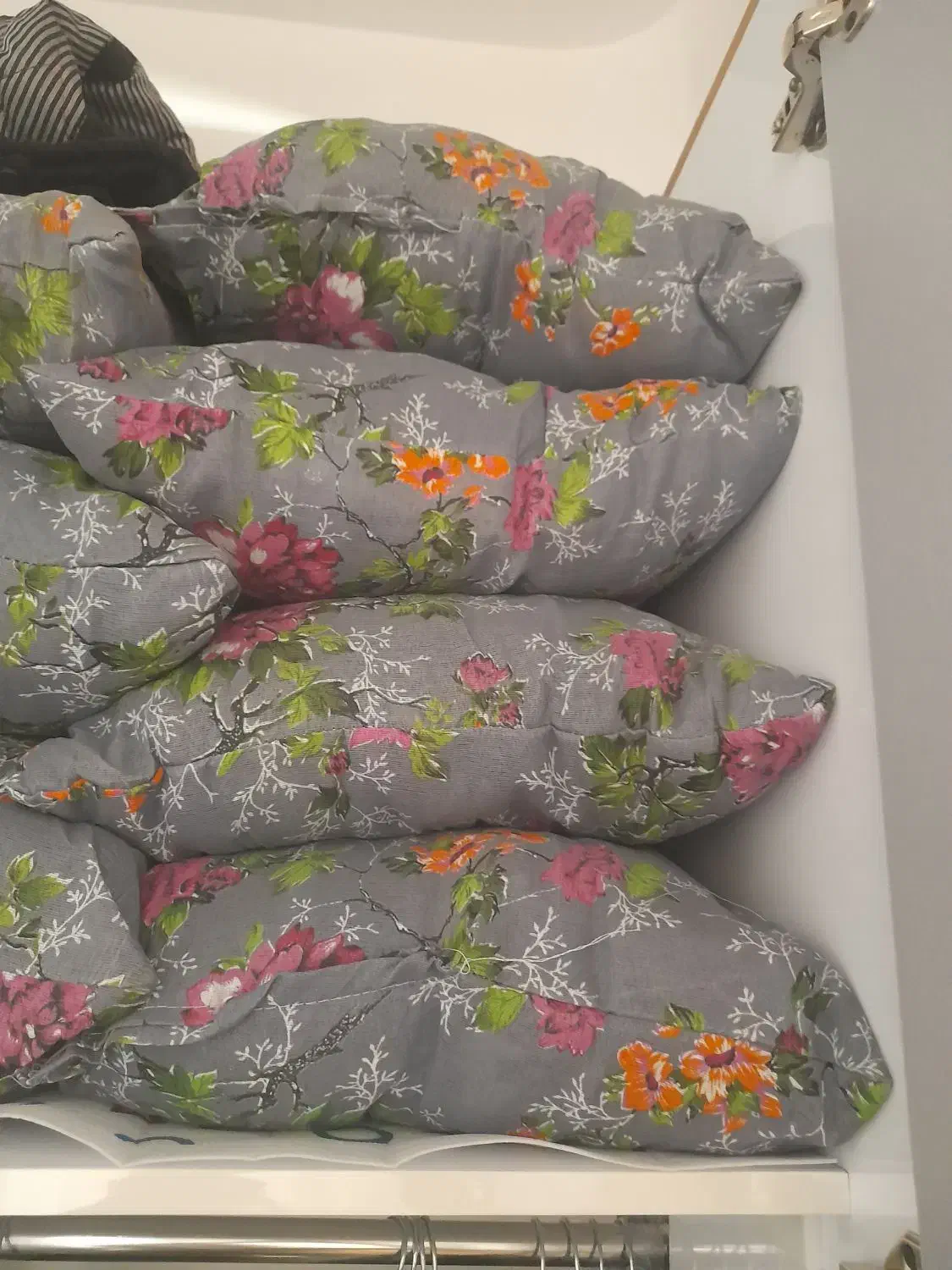 ۱۲عدد بالش|رختخواب، بالش، پتو|سنندج, |دیوار